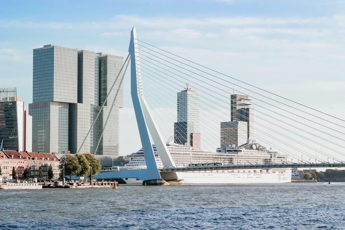 Rotterdam Centraal Station — ICT beheer en Microsoft 365 specialist in Rotterdam